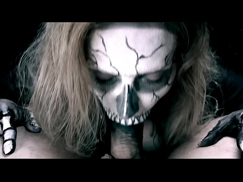 ❤️ Demoniczna dziewczyna ssąca kutasa swoimi czarnymi ustami i połykająca spermę. Porno fb at pl.bestsexporno.ru ❌❤